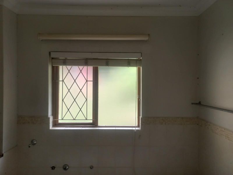 House For Sale in Athlone Pietermaritzburg KwaZulu Natal - Photo 10