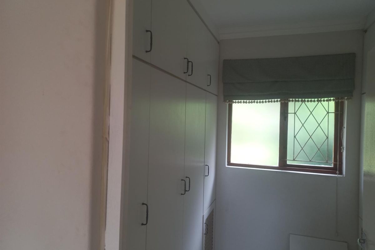 House For Sale in Athlone Pietermaritzburg KwaZulu Natal - Photo 2