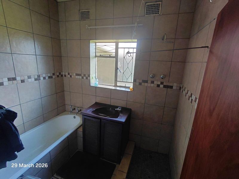 House To Rent in Brenthurst, Brakpan - Photo 6