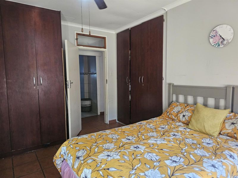 A home to enjoy with the perfect address. Admire it and allow yourself to own it. - Photo 8