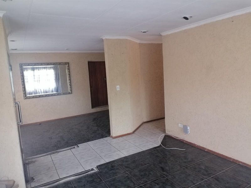 House For Sale in Birch Acres, Kempton Park - Photo 9