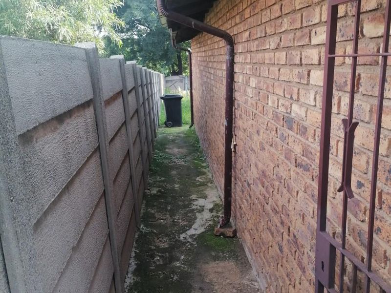 House For Sale in Birch Acres, Kempton Park - Photo 6