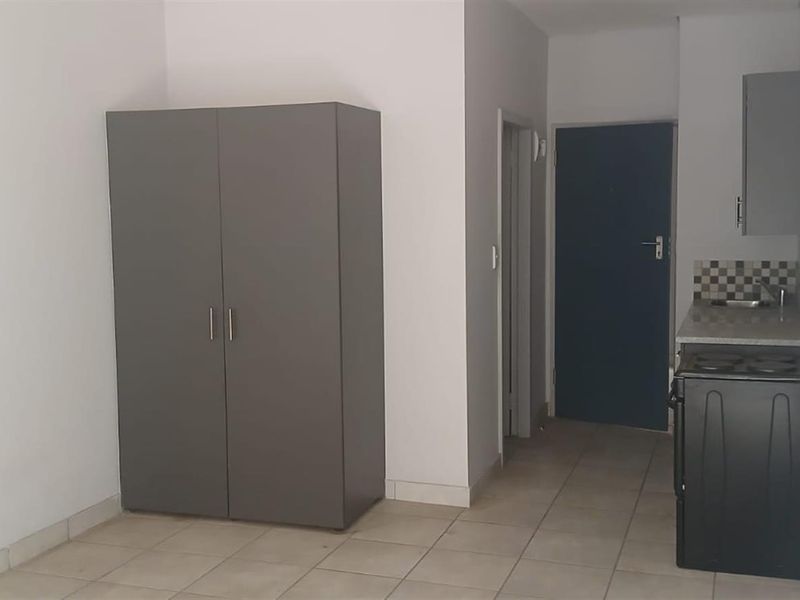 Studio Apartment For Sale in Pretoria North, Pretoria - Photo 4