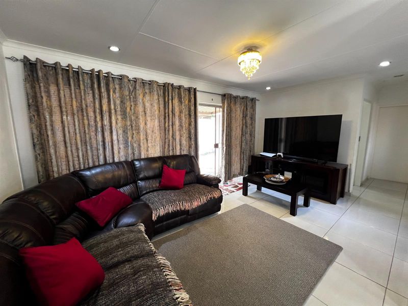 2 Bedroom townhouse for sale,at The Reeds - Photo 4