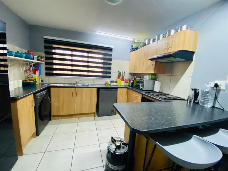 Apartment For Sale in Vanderbijlpark SW 5, Vanderbijlpark SW, Vanderbijlpark - Photo 4