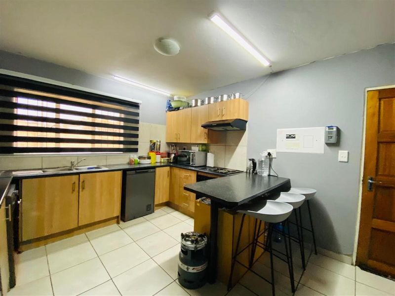 Apartment For Sale in Vanderbijlpark SW 5, Vanderbijlpark SW, Vanderbijlpark - Photo 3