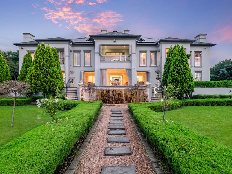 A Rare Ultra-Luxury 6-Bed Designer Home for sale in Prestigious Equestrian Estate - No transfer Duty - Photo 3