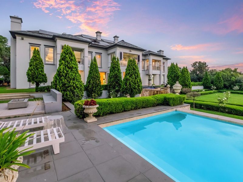 A Rare Ultra-Luxury 6-Bed Designer Home for sale in Prestigious Equestrian Estate - No transfer Duty - Photo 2