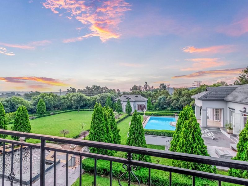 A Rare Ultra-Luxury 6-Bed Designer Home for sale in Prestigious Equestrian Estate - No transfer Duty - Photo 2