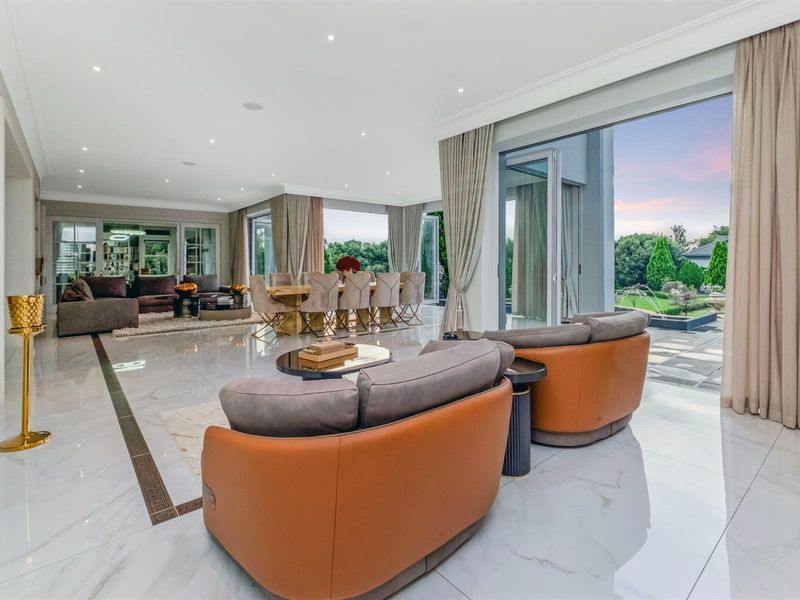 A Rare Ultra-Luxury 6-Bed Designer Home for sale in Prestigious Equestrian Estate - No transfer Duty - Photo 10