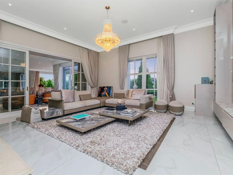 A Rare Ultra-Luxury 6-Bed Designer Home for sale in Prestigious Equestrian Estate - No transfer Duty - Photo 8