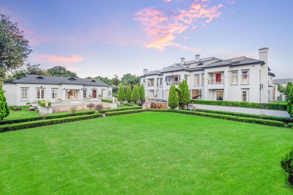 A Rare Ultra-Luxury 6-Bed Designer Home for sale in Prestigious Equestrian Estate - No transfer Duty - Photo 4