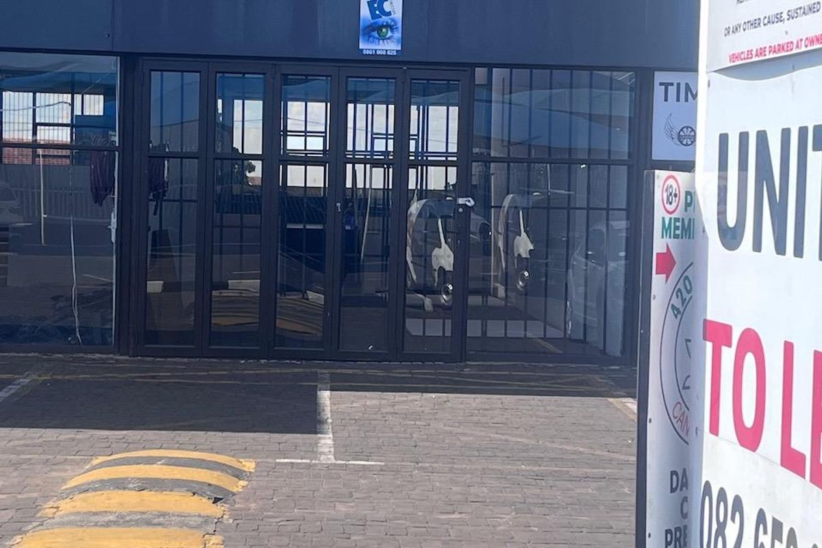 Commercial Property To Rent in Helderkruin, Roodepoort - Photo 2