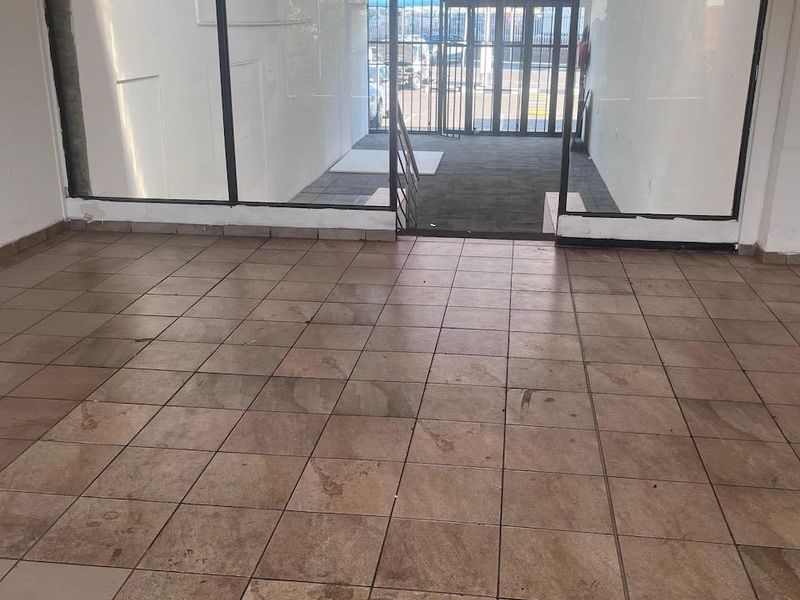 Commercial Property To Rent in Helderkruin, Roodepoort - Photo 9