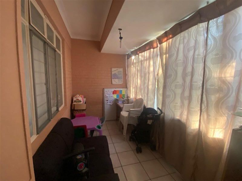 5 Bed Investment Property for Sale in Sunnyside. - Photo 9