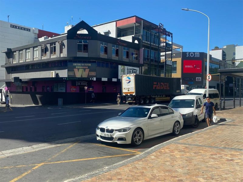 Retail Space To Rent in Claremont, Cape Town - Photo 7