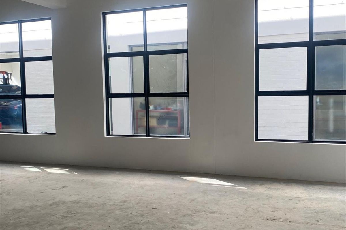 Retail Space To Rent in Claremont, Cape Town - Photo 5