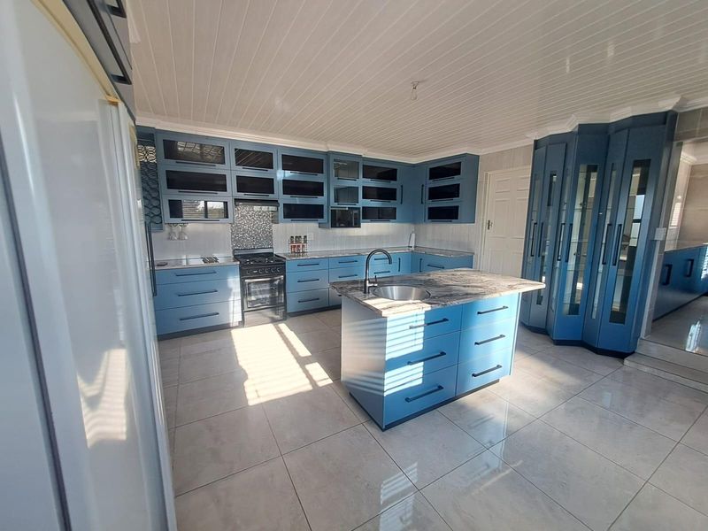 House For Sale in East London, Rural Cash only - Photo 1