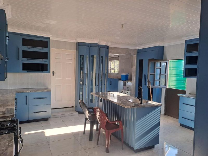 House For Sale in East London, Rural Cash only - Photo 4
