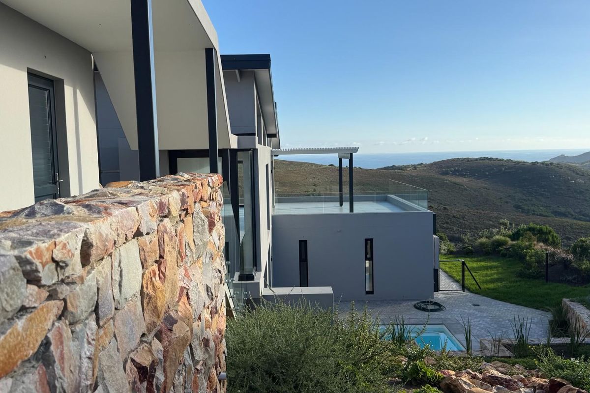 House For Sale in Fernwood Estate Knysna Western Cape - Photo 4