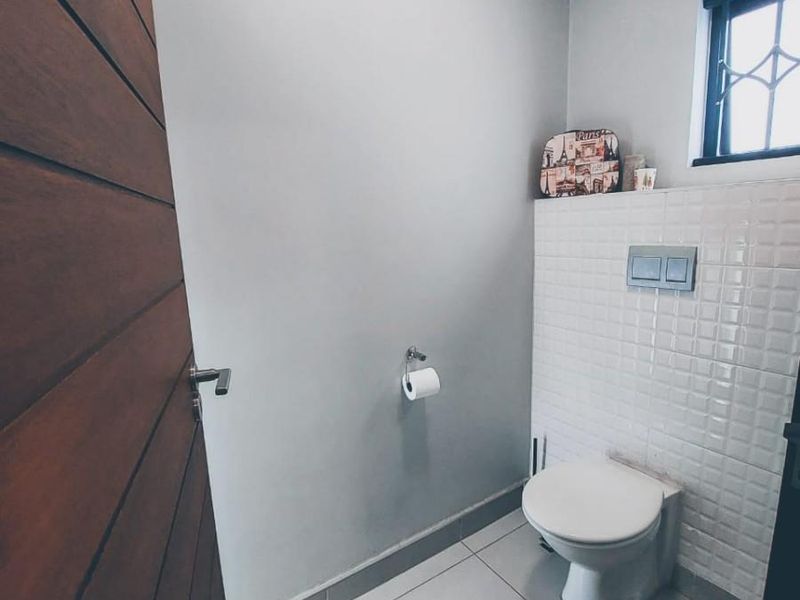 Stylish Investment Opportunity with Immediate Rental Income! - Photo 8