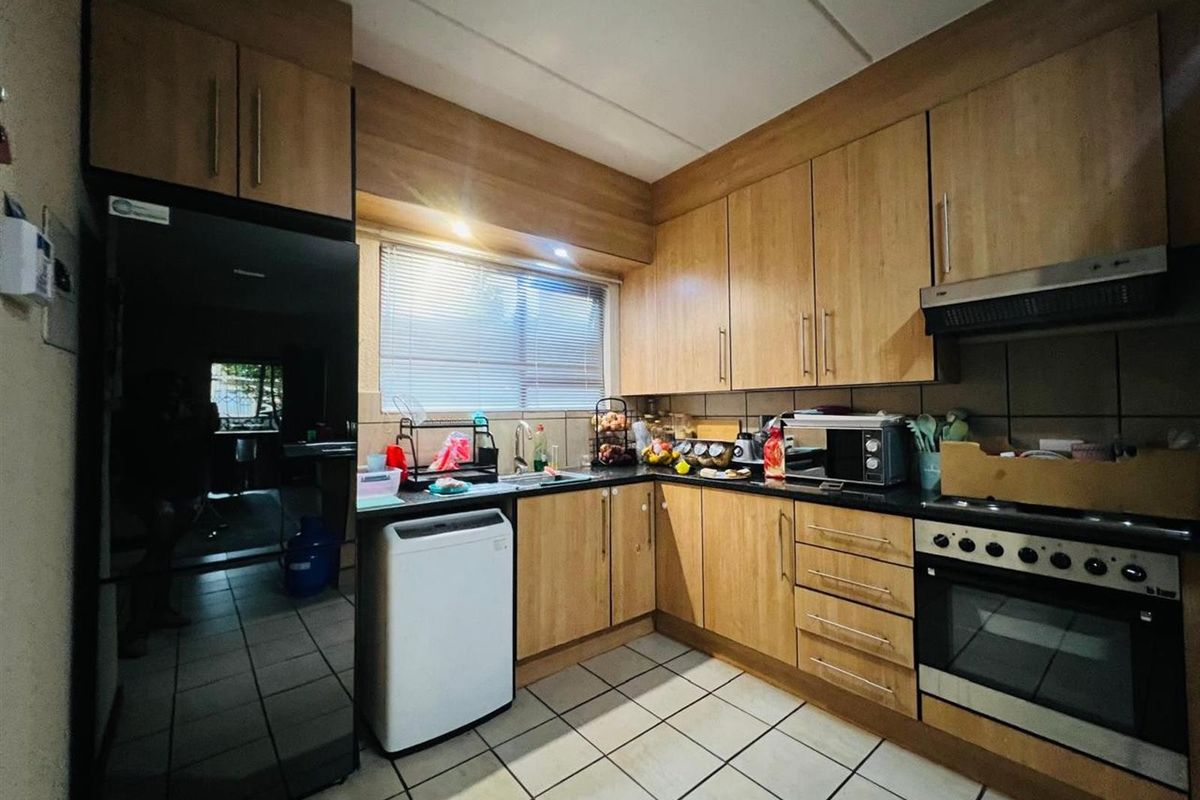 Apartment For Sale in Sasolburg Central, Sasolburg - Photo 4