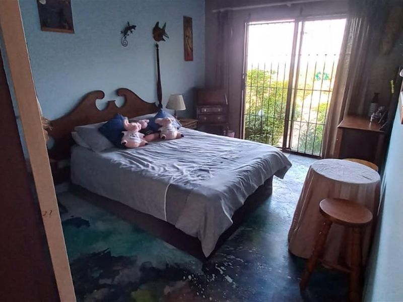 Garden Cottage - PALM BEACH - Fully Furnished | Electricity/Water INCLUDED - Photo 10