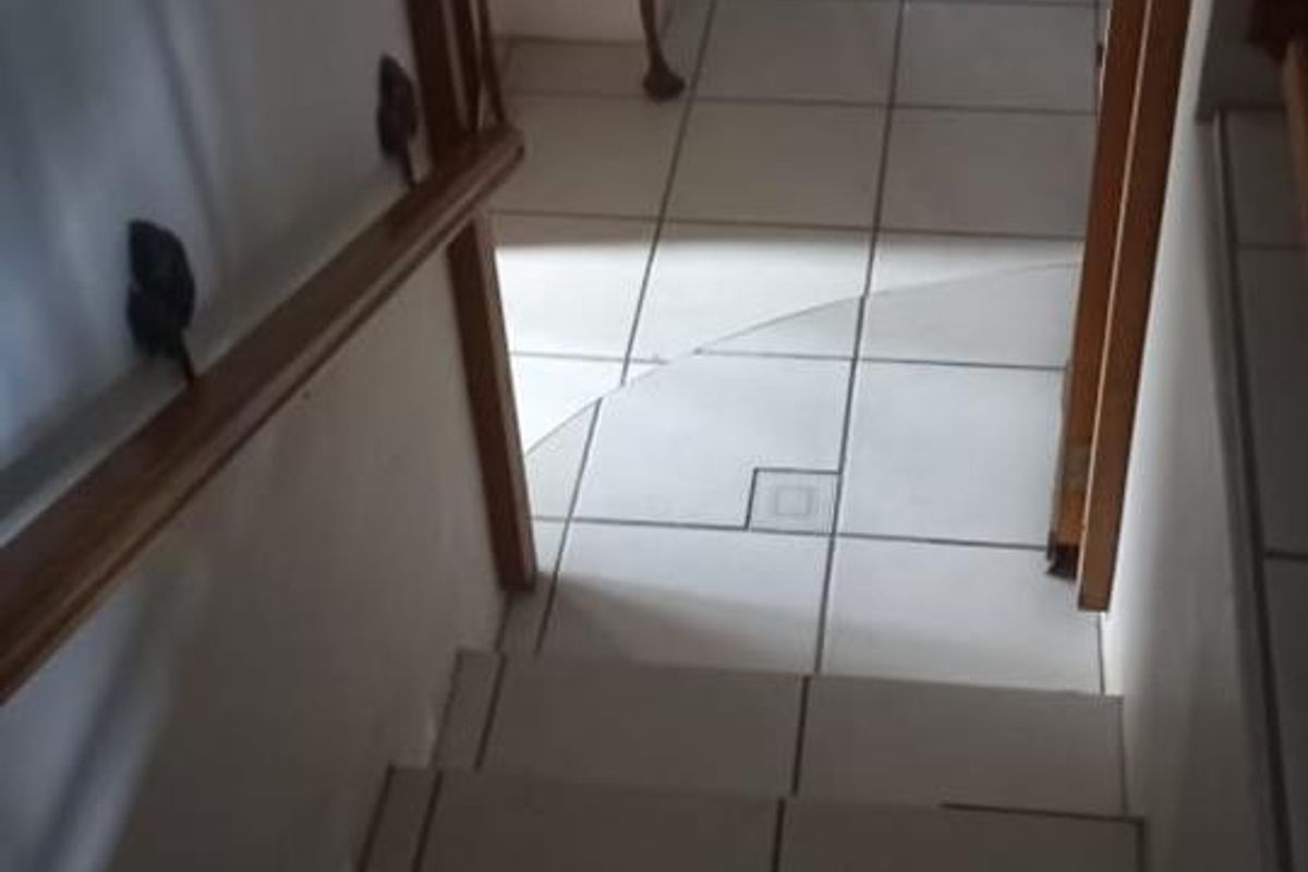 Garden Cottage - PALM BEACH - Fully Furnished | Electricity/Water INCLUDED - Photo 5