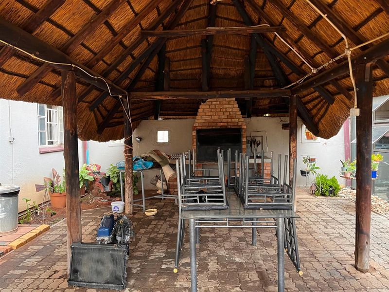 The Ultimate Multi-Purpose Gem: Unlimited Potential on a Grand Scale in Hadison Park, Kimberley - Photo 3