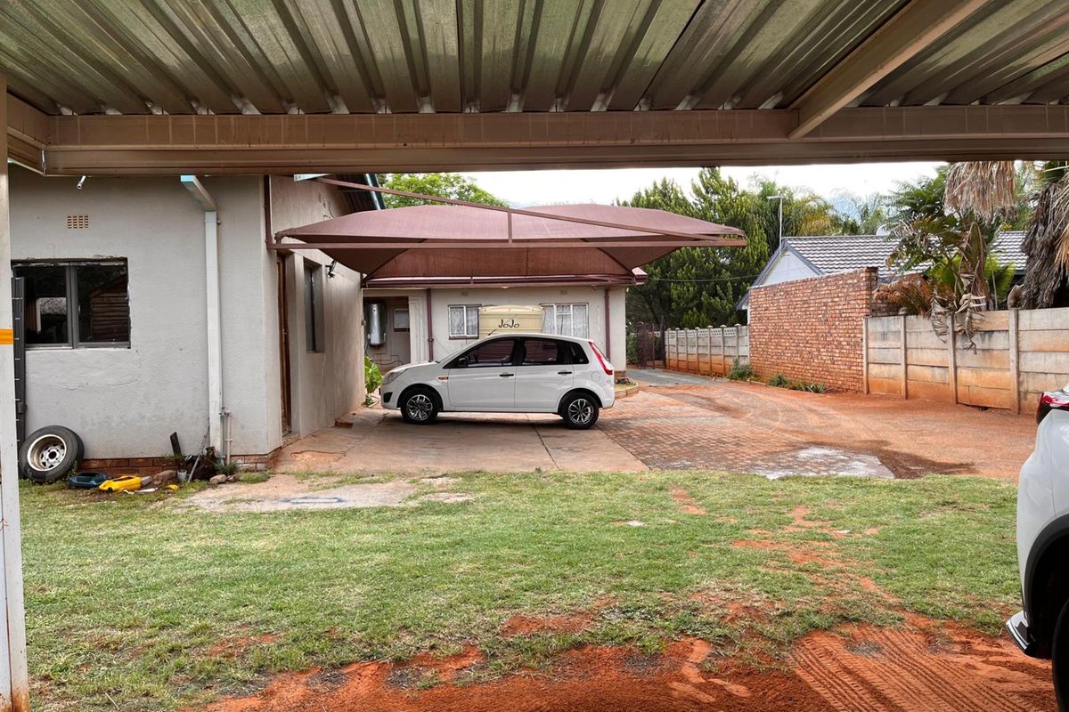 The Ultimate Multi-Purpose Gem: Unlimited Potential on a Grand Scale in Hadison Park, Kimberley - Photo 4