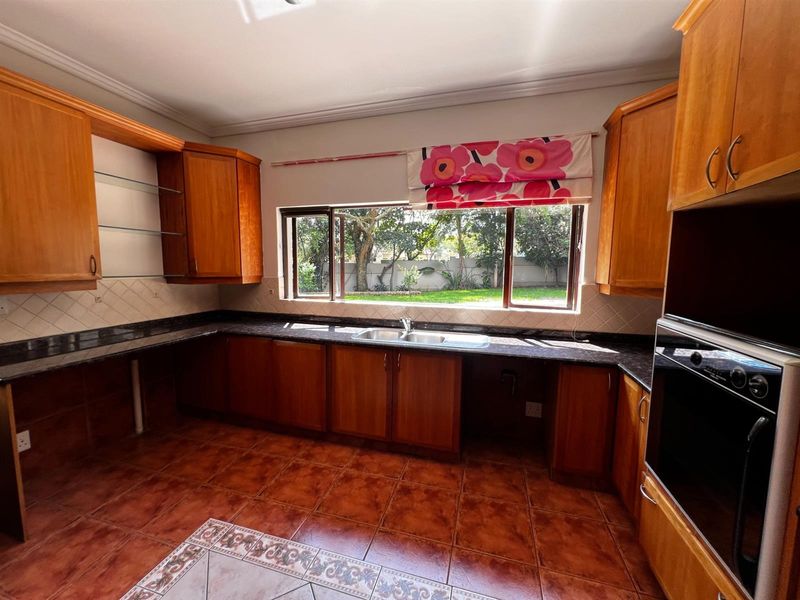 House To Rent in Blue Valley Golf Estate, Centurion - Photo 8