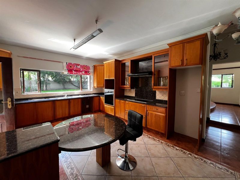 House To Rent in Blue Valley Golf Estate, Centurion - Photo 4