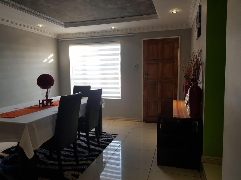 Stylish 3-Bedroom Unit in a Peaceful Fauna Park Setting - Photo 6