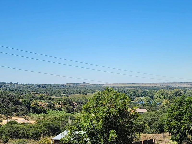 House with River View For Sale in Vaaloewer, Vanderbijlpark - Photo 7