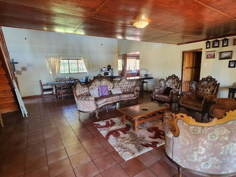 House with River View For Sale in Vaaloewer, Vanderbijlpark - Photo 4