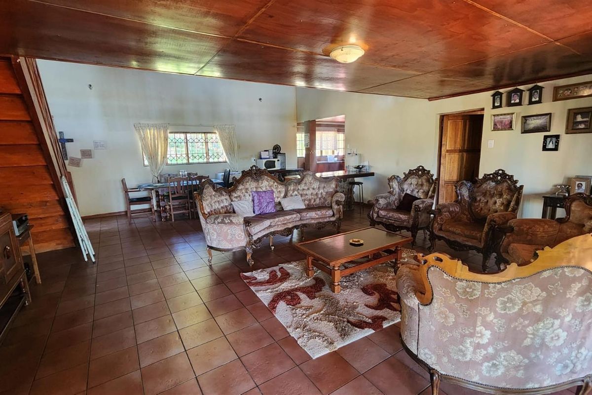 House with River View For Sale in Vaaloewer, Vanderbijlpark - Photo 4