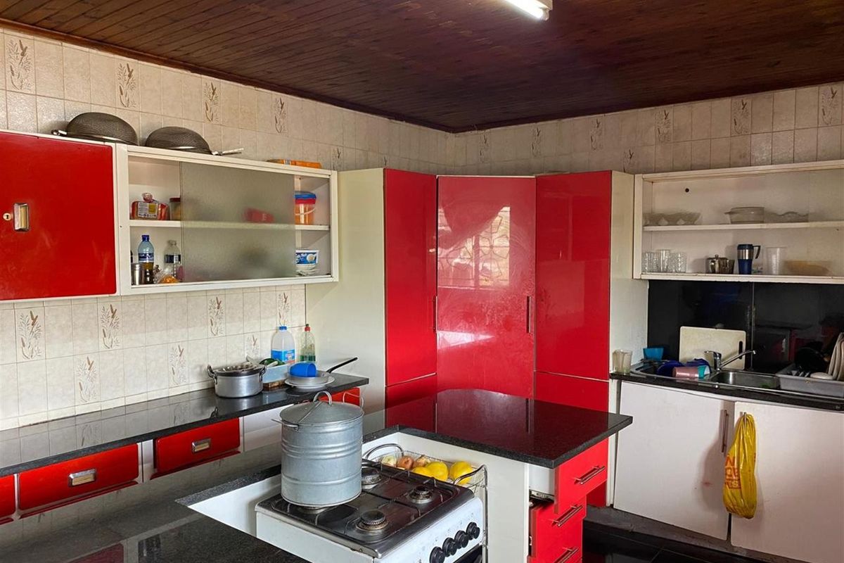 8 Bedroom House For Sale - Photo 5