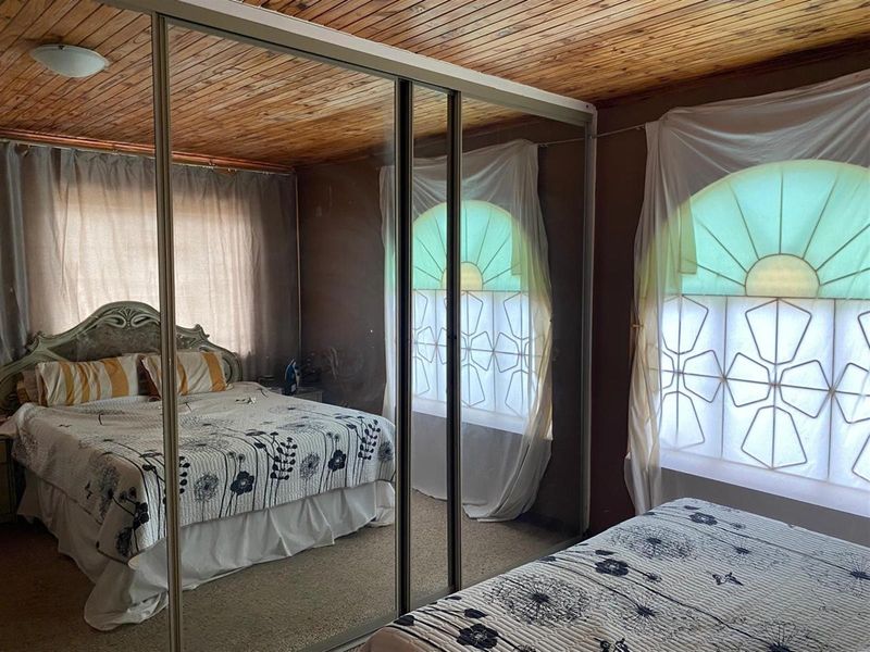 8 Bedroom House For Sale - Photo 3