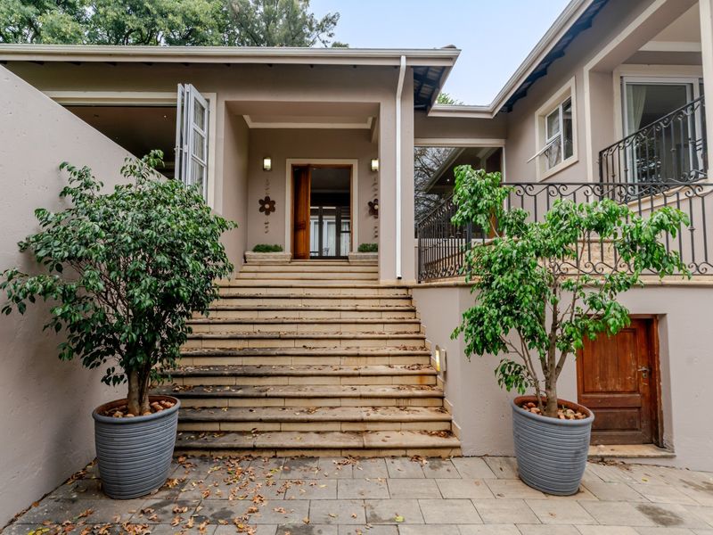 A FAMILY OASIS NESTLED IN PRISTINE BEDFORDVIEW - Photo 4
