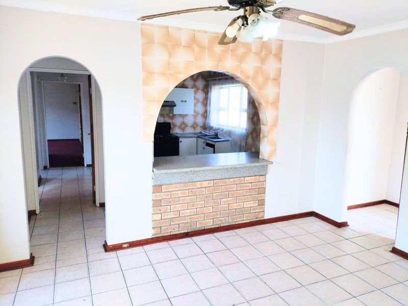 House For Sale in Bluewater Bay, Port Elizabeth - Photo 2