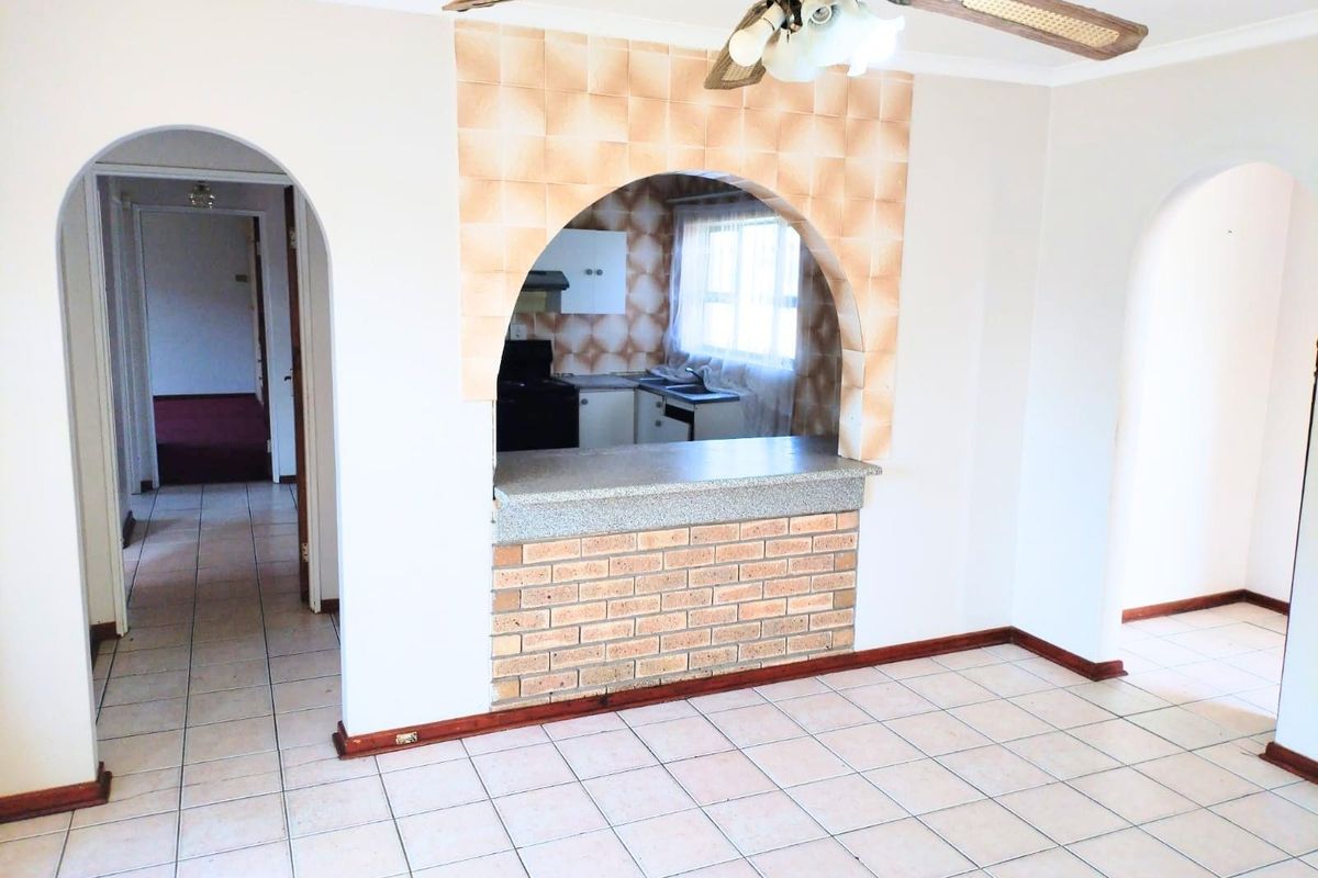 House For Sale in Bluewater Bay, Port Elizabeth - Photo 2