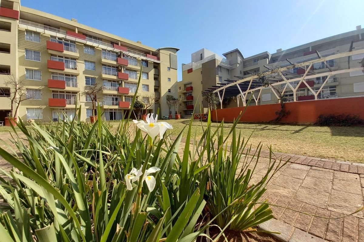 Secure Modern Convenient and Affordable Gateway Apartment - Photo 3