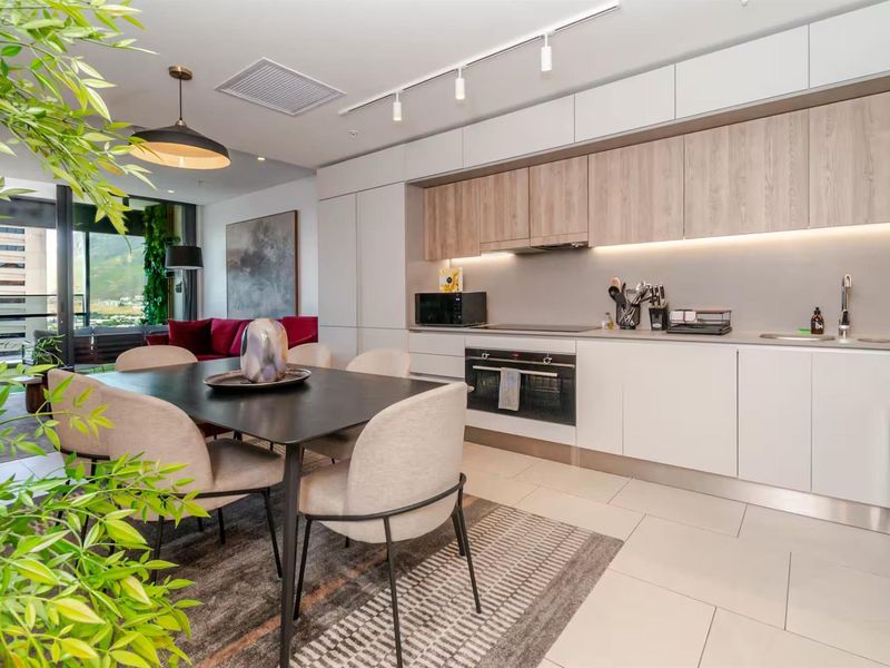 Apartment For Sale in Cape Town City Centre, Cape Town - Photo 2