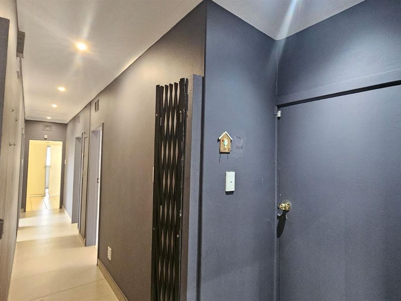 Move-in ready 3 bedroom home with space, security and neat finishes for sale in Raisethorpe - Photo 7