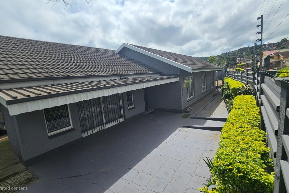 Move-in ready 3 bedroom home with space, security and neat finishes for sale in Raisethorpe - Photo 4