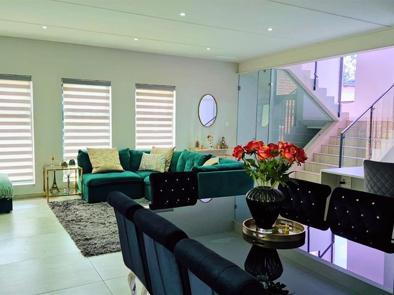 MODERN FAMILY LIVING WITH ENTERTAINMENT APPEAL | THE WRENS, CARLSWALD - Photo 10