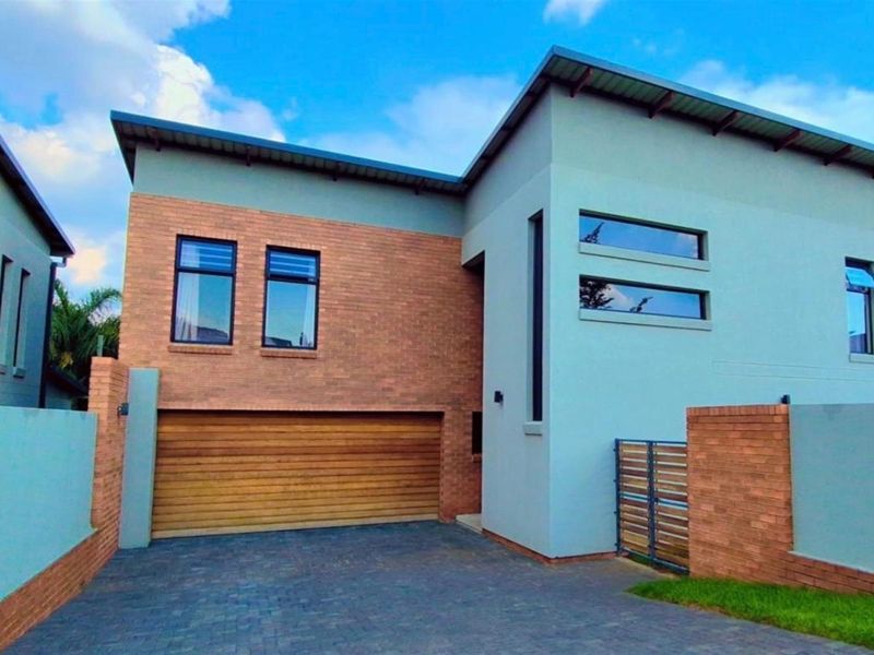 MODERN FAMILY LIVING WITH ENTERTAINMENT APPEAL | THE WRENS, CARLSWALD - Photo 3