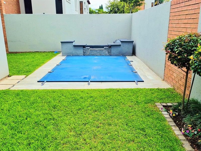 MODERN FAMILY LIVING WITH ENTERTAINMENT APPEAL | THE WRENS, CARLSWALD - Photo 2