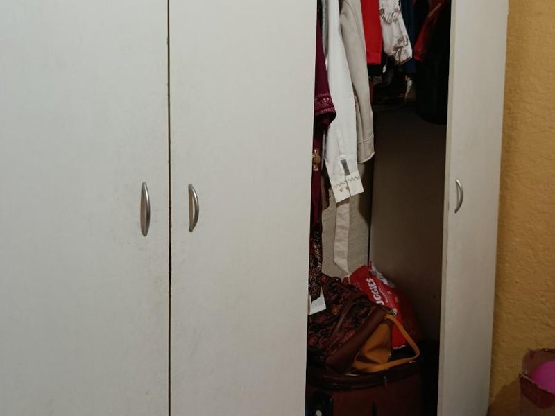 Large Corner Unit 2 Bedroom with Top Balcony - Photo 9