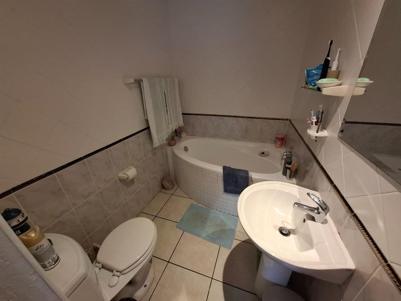 2 Bedroom apartment in Margate to Rent - Photo 10